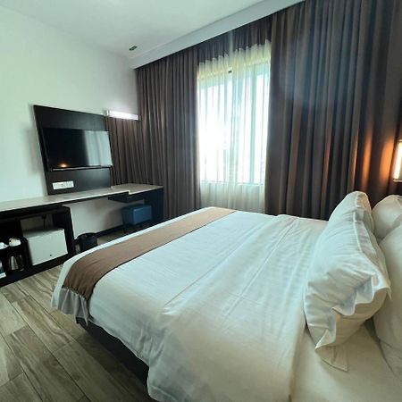 Hotel Dreamtel Kota Kinabalu Exterior foto