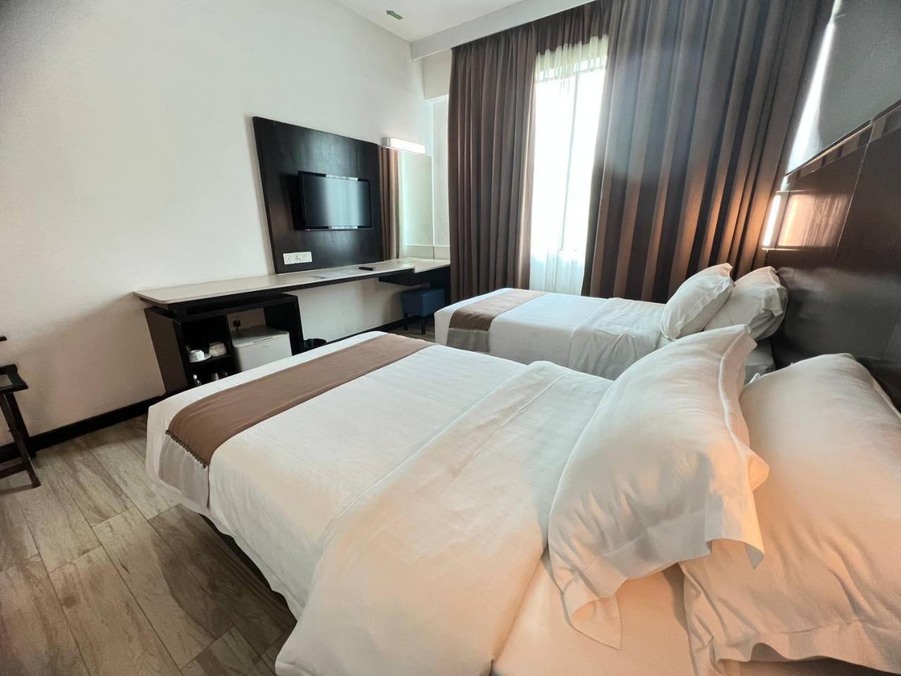 Hotel Dreamtel Kota Kinabalu Exterior foto