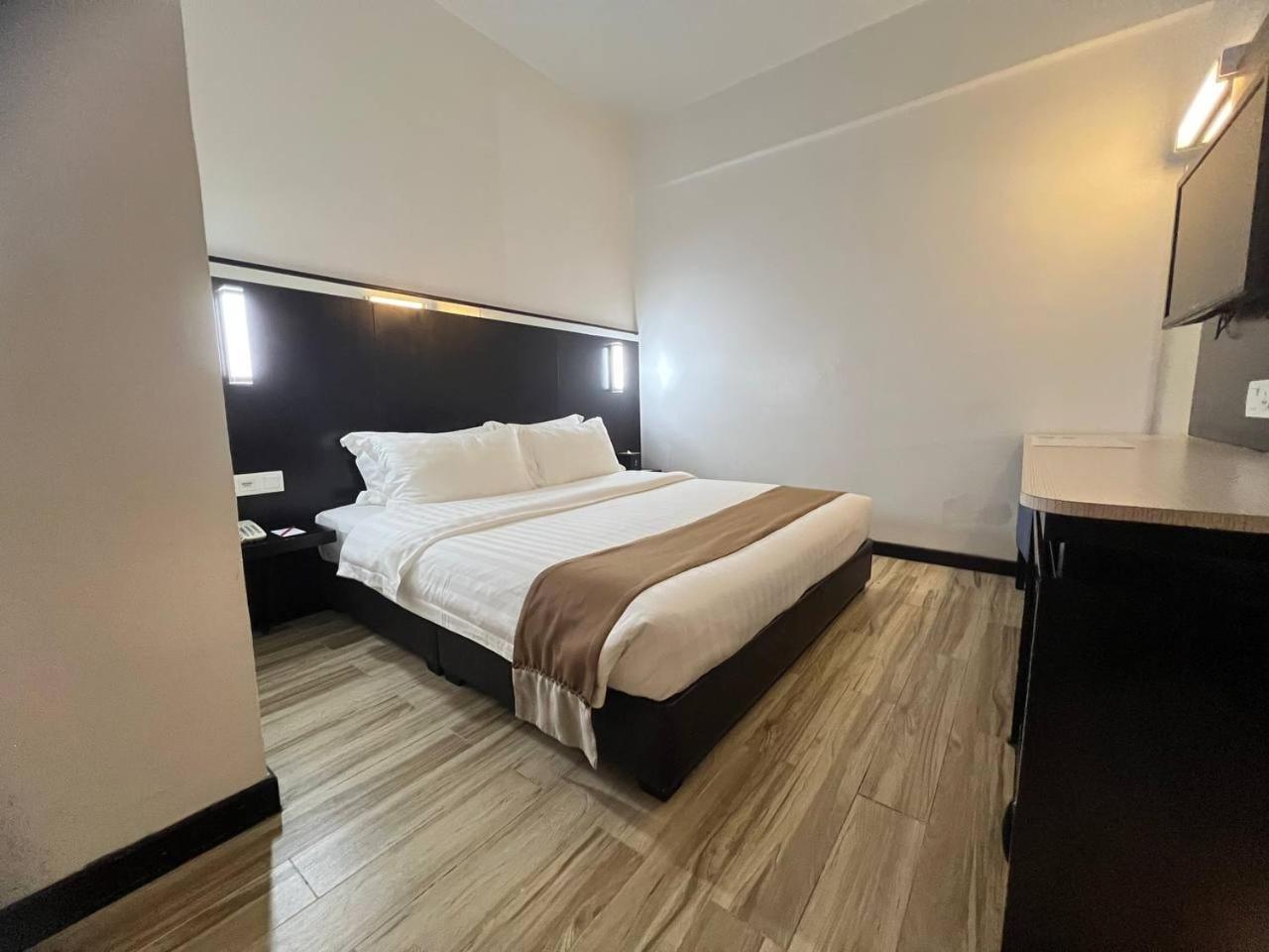 Hotel Dreamtel Kota Kinabalu Exterior foto