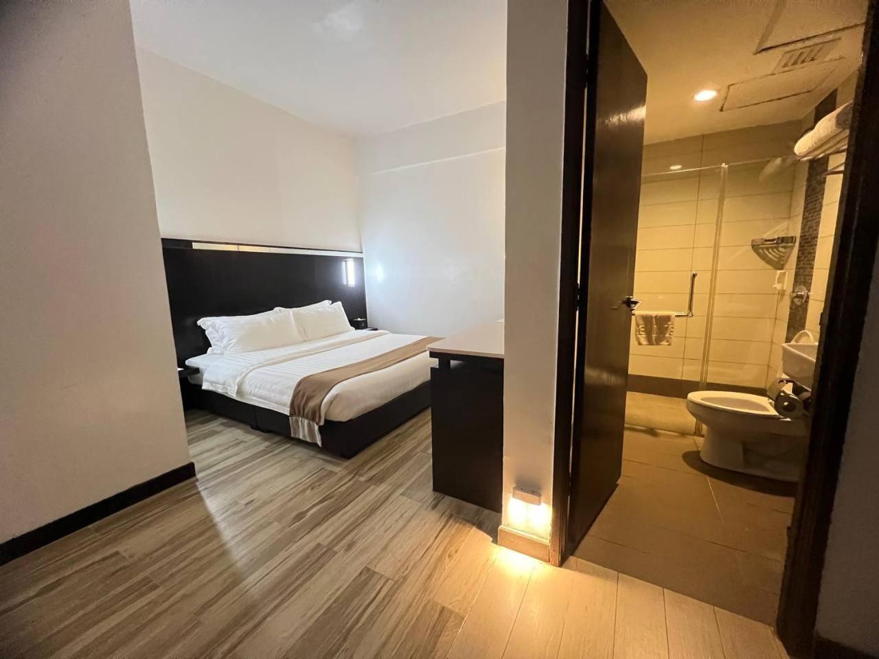 Hotel Dreamtel Kota Kinabalu Exterior foto
