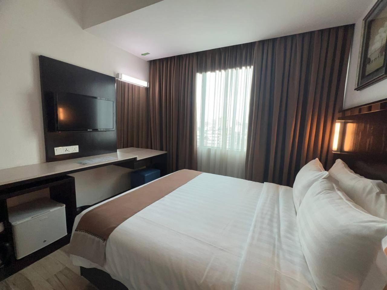 Hotel Dreamtel Kota Kinabalu Exterior foto